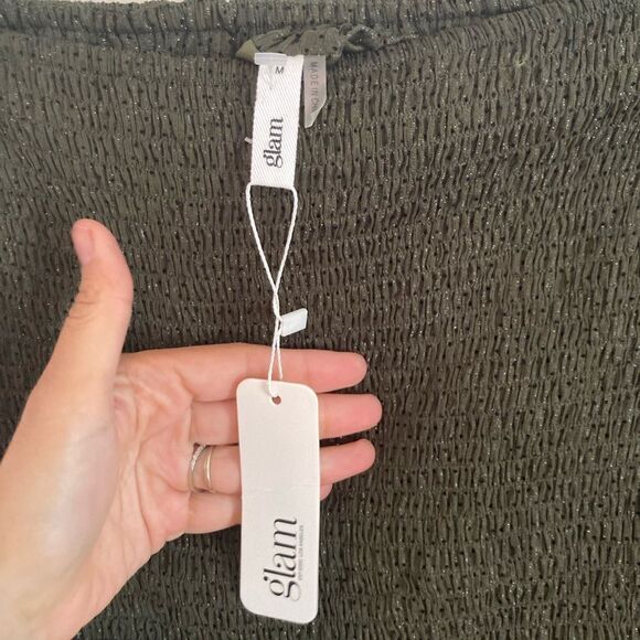 Glam Los Angeles green‎ shimmery smocked skirt - Picture 3 of 5